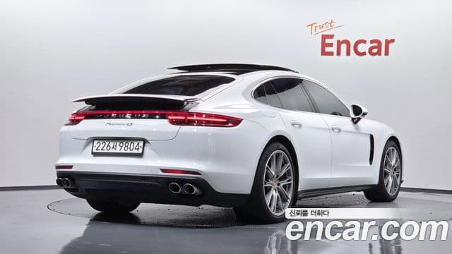 Porsche Panamera 2020 — Фото 2/20