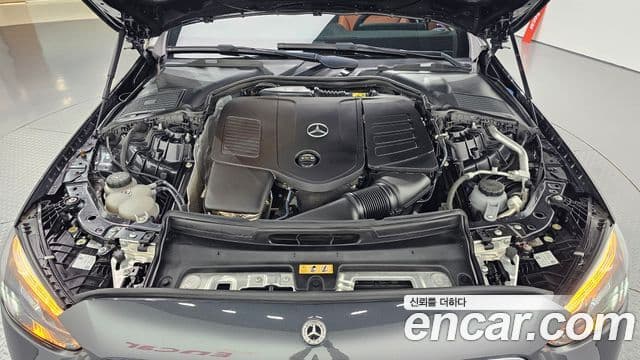 Mercedes-Benz C-Class 2023 — Фото 6/20