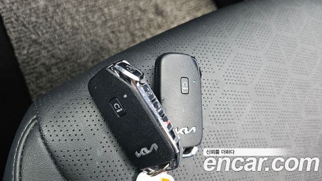 Kia Seltos 2022 — Şəkil 19/20