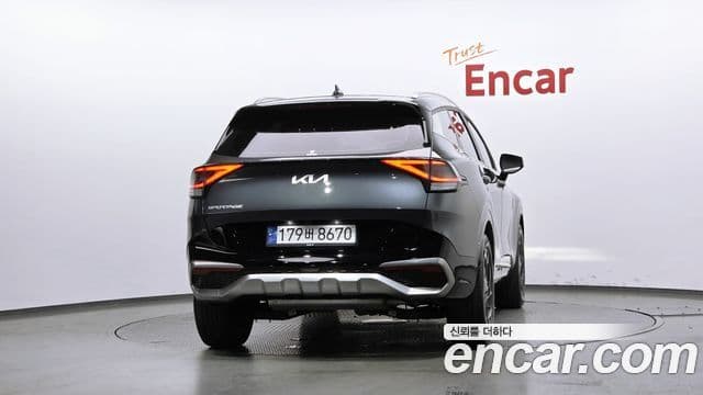 Kia Sportage 2022 — ფოტო 3/20