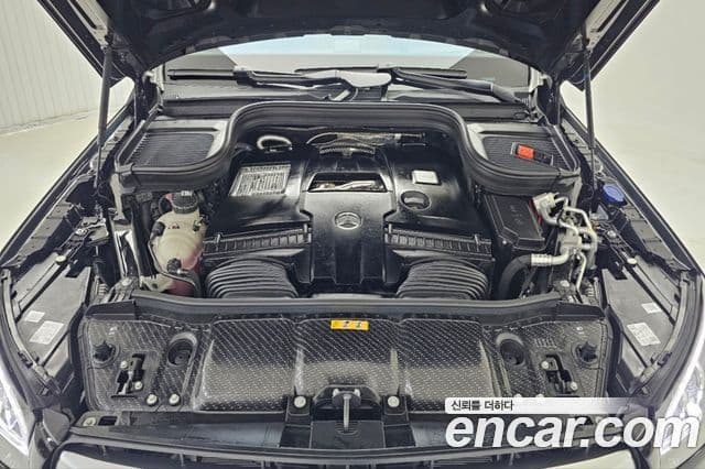 Mercedes-Benz GLS-Class 2025 — Photo 13/19