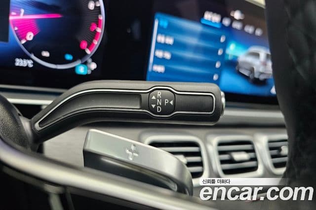 Mercedes-Benz GLS-Class 2025 — Photo 2/19