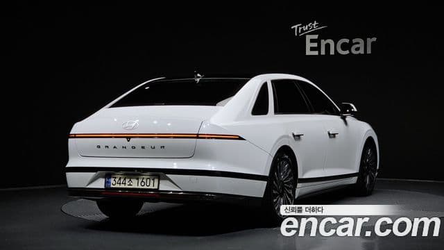 Hyundai Grandeur 2023 — Фото 2/20