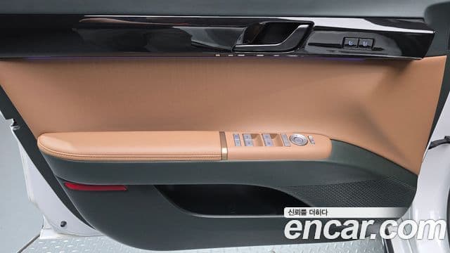 Hyundai Grandeur Hybrid 2023 — Photo 35/36