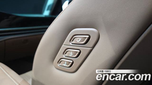 Hyundai Grandeur Hybrid 2023 — Photo 26/36