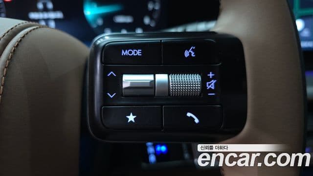 Hyundai Grandeur Hybrid 2023 — Photo 16/36