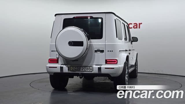 Mercedes-Benz G-Class 2020 — Photo 10/30
