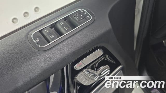 Mercedes-Benz G-Class 2020 — Photo 13/30