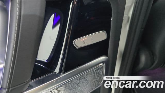 Mercedes-Benz G-Class 2020 — Photo 8/30