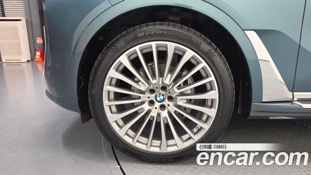BMW X7 2023 — ფოტო 5/20