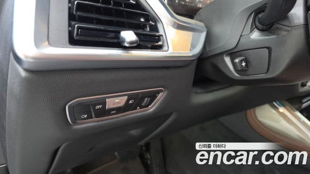 BMW X7 2023 — ფოტო 14/20