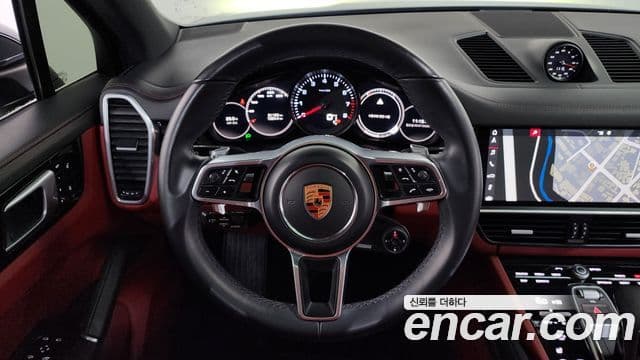 Porsche Cayenne 2019 — Фото 12/20