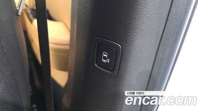Kia Carnival 2021 — Фото 18/20