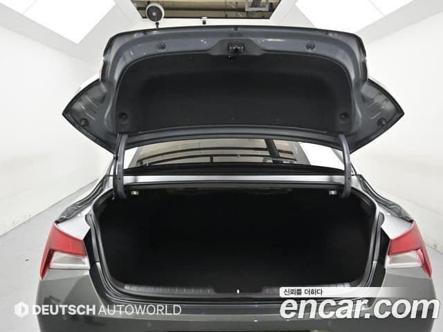 Hyundai Avante 2022 — ფოტო 19/20