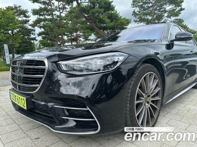 Mercedes-Benz S-Class 2025 — Photo 1/15
