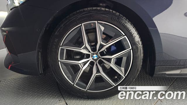 BMW 5 Series 2025 — фото 5 из 20
