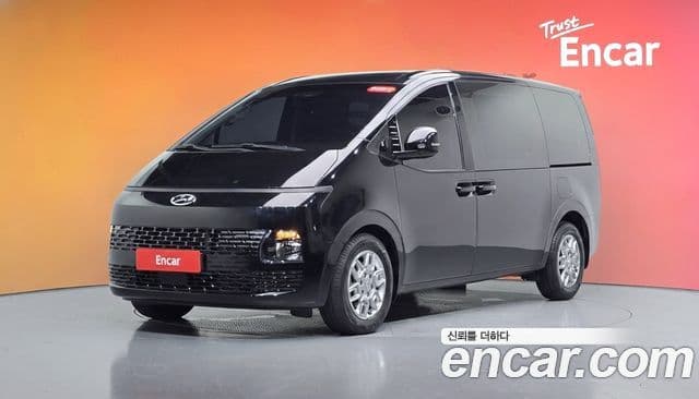 Hyundai Staria 2021 — Фото 1/20