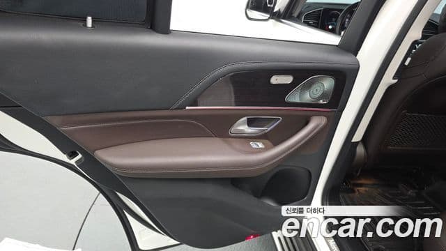 Mercedes-Benz GLE-Class 2023 — Photo 11/31
