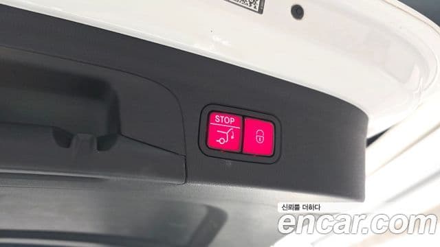 Mercedes-Benz GLE-Class 2023 — Photo 20/31