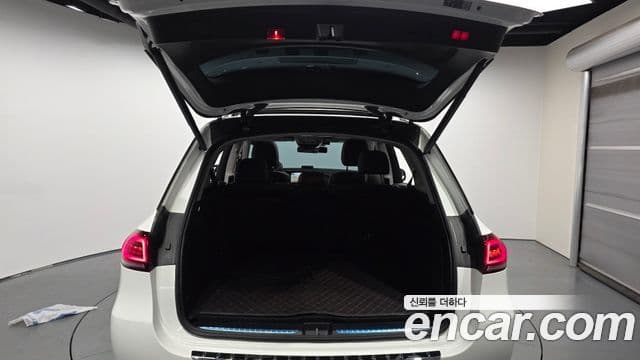 Mercedes-Benz GLE-Class 2023 — Photo 30/31