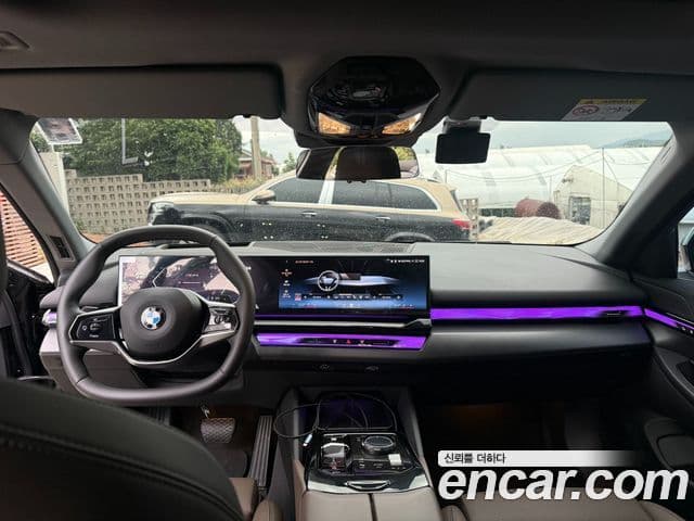 BMW 5 Series 2025 — ფოტო 6/15
