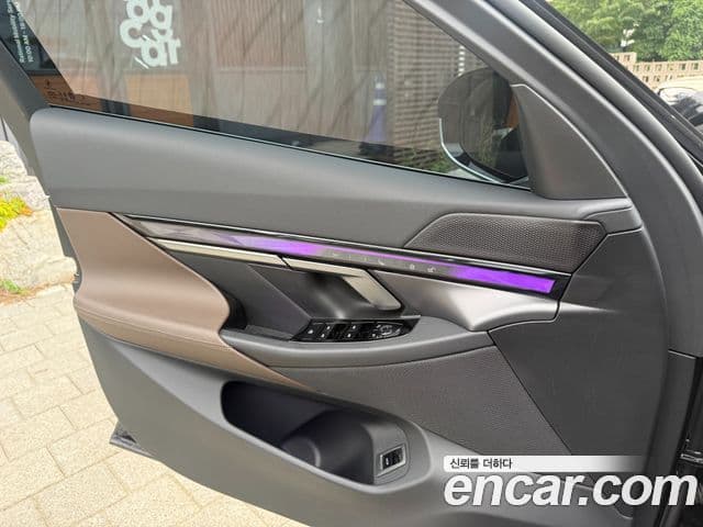 BMW 5 Series 2025 — ფოტო 10/15