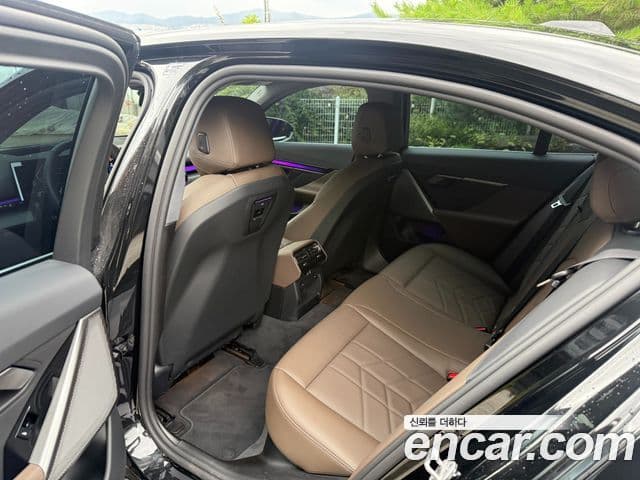 BMW 5 Series 2025 — ფოტო 12/15