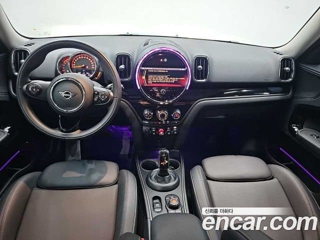 Mini Cooper D Countryman 2021 — ფოტო 9/18