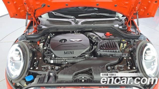 Mini Cooper S 2018 — ფოტო 6/20