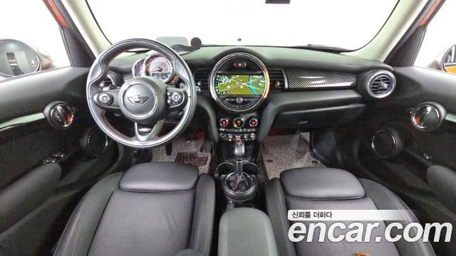 Mini Cooper S 2018 — ფოტო 7/20