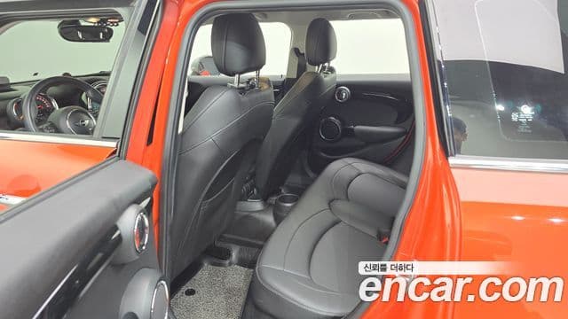 Mini Cooper S 2018 — ფოტო 11/20