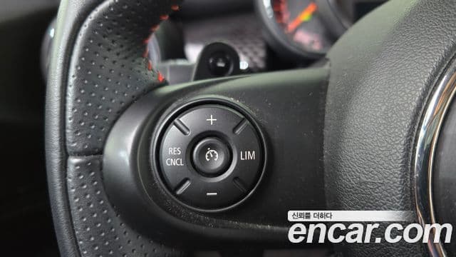 Mini Cooper S 2018 — ფოტო 16/20