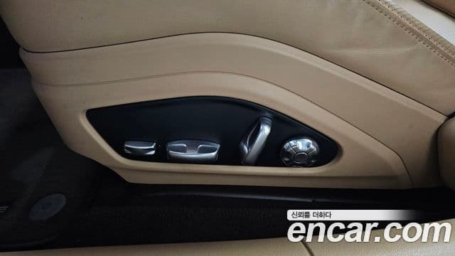 Porsche Panamera 2018 — Photo 23/36