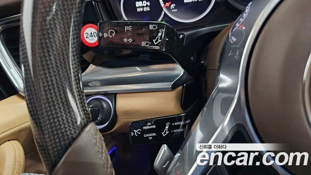 Porsche Panamera 2018 — Photo 10/36