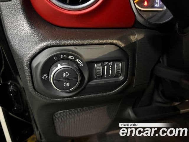 Jeep Wrangler 2023 — Şəkil 17/20