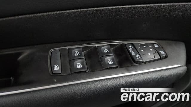 Renault Samsung SM6 2023 — ფოტო 16/33