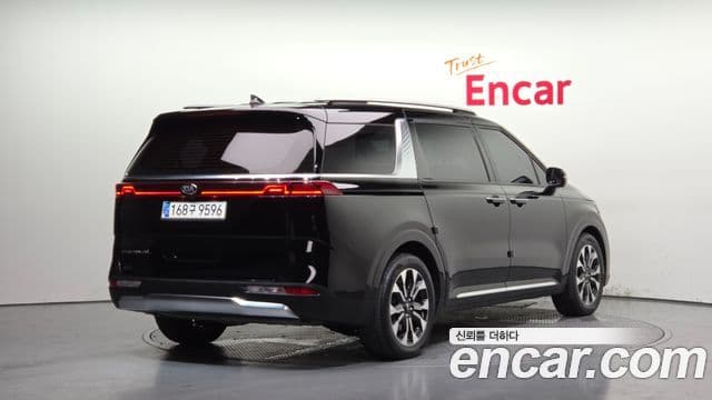 Kia Carnival 2021 — Фото 2/20