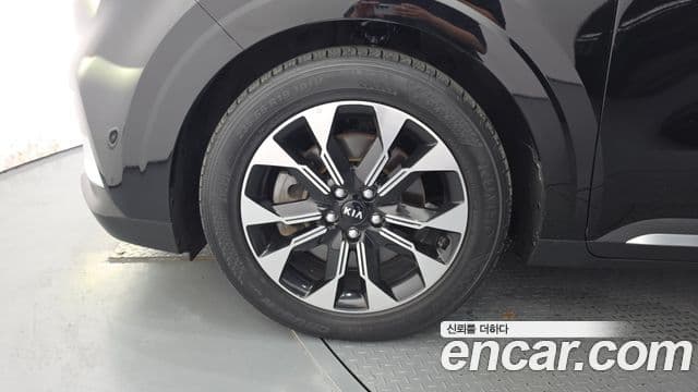 Kia Carnival 2021 — Фото 5/20