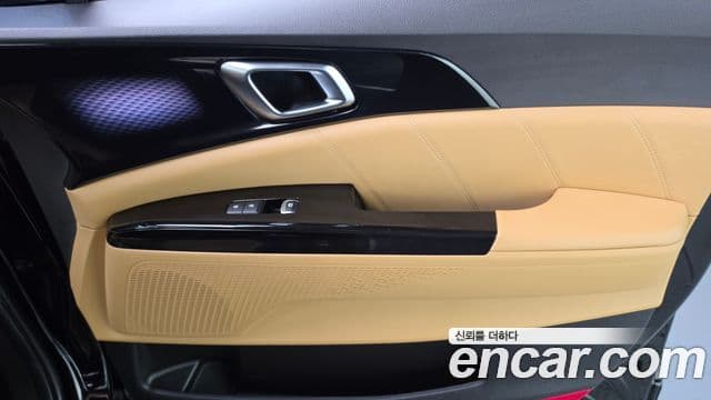 Kia Carnival 2021 — Şəkil 28/36