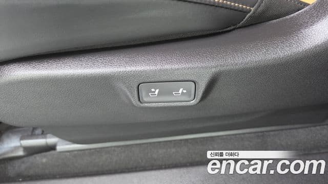 Kia Carnival 2021 — Şəkil 22/36