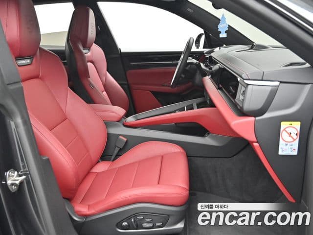 Porsche Macan EV 2025 — ფოტო 16/20