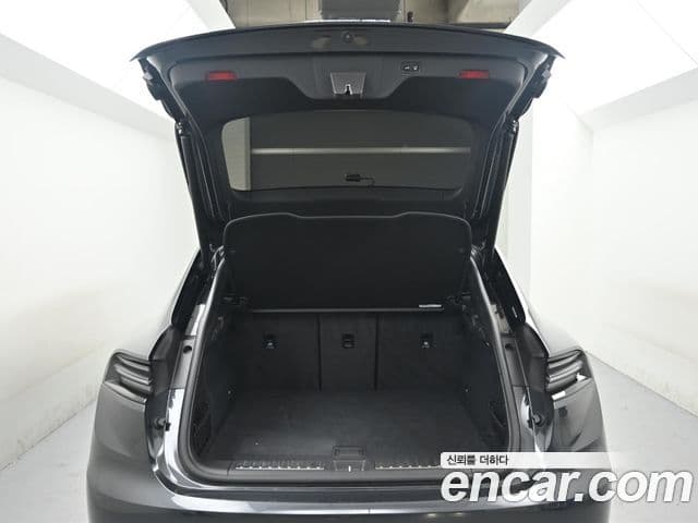 Porsche Macan EV 2025 — ფოტო 7/20