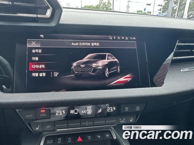 Audi A3 2025 — ფოტო 18/20