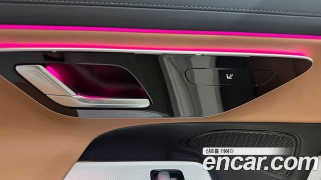 Mercedes-Benz E-Class 2025 — Фото 8/13