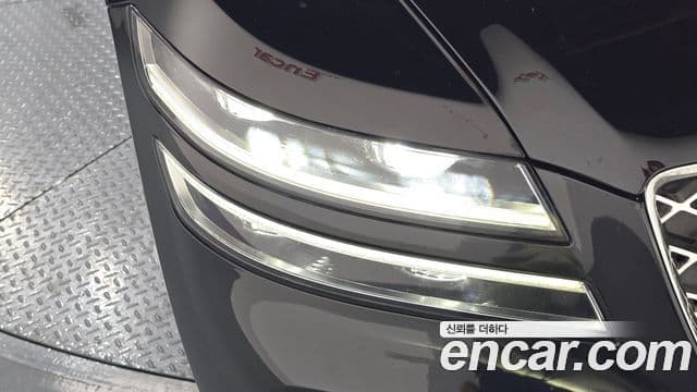 Genesis G80 2020 — Photo 7/30