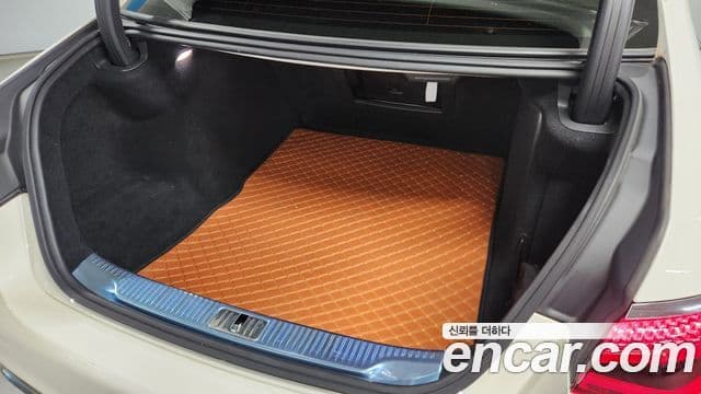 Mercedes-Benz S-Class 2022 — Photo 14/20