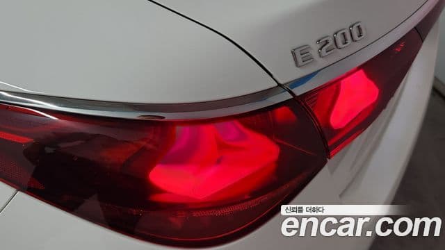 Mercedes-Benz E-Class 2025 — Şəkil 20/20