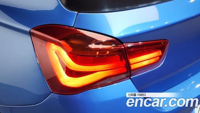 BMW 1 Series 2018 — Şəkil 14/33