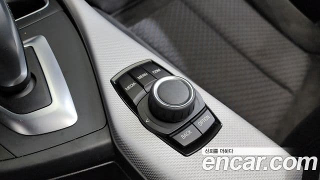 BMW 1 Series 2018 — Şəkil 9/33