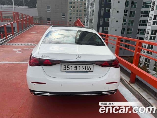 Mercedes-Benz E-Class 2025 — Photo 5/5